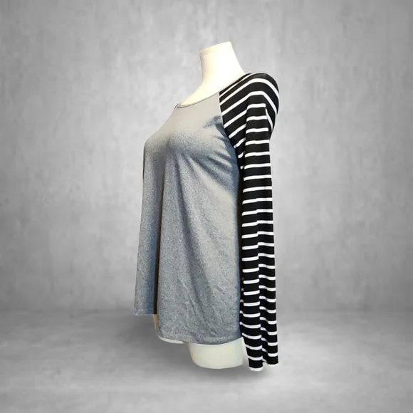 Gray Top w Black & White Striped Sleeves By Doublju 2x Emo Scene Punk Bubblegum◯ - Picture 5 of 8